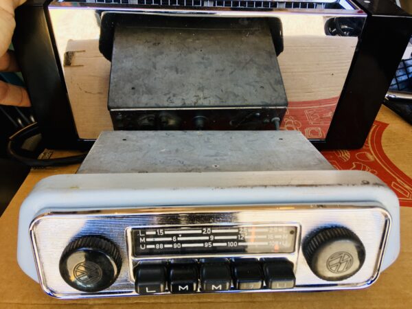 VW / Grundig Oldtimer Auto-Radio Chrom