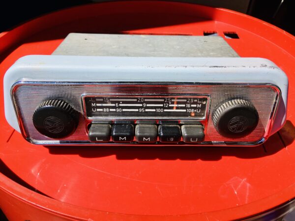 VW / Grundig Oldtimer Auto-Radio Chrom