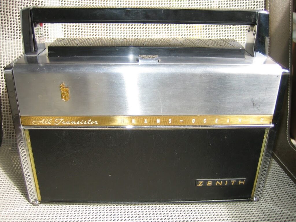 RADIO ZENITH TRANS OCEANIC ROYAL 1000D