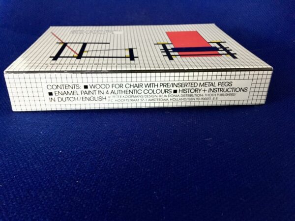 Rietveld-Red-and-Blue-Chair-Model-Kit-1-zu-6-FIRST-EDITION