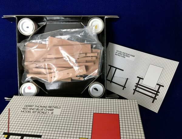 Rietveld-Red-and-Blue-Chair-Model-Kit-1-zu-6-FIRST-EDITION